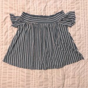 3/$20 American Eagle Off The Shoulder Top